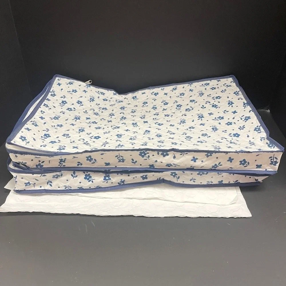 Lillian Vernon Quilted Floral Storage Bags Blue White Set of 2 Zippered Cases‎
